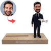 Aangepaste Captain Bobblehead-kaarthouder met vliegtuigmodel