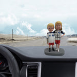Op maat gemaakte auto-dashboard bobblehead zus en broer