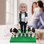 Aangepaste moeder Bobblehead met twee honden