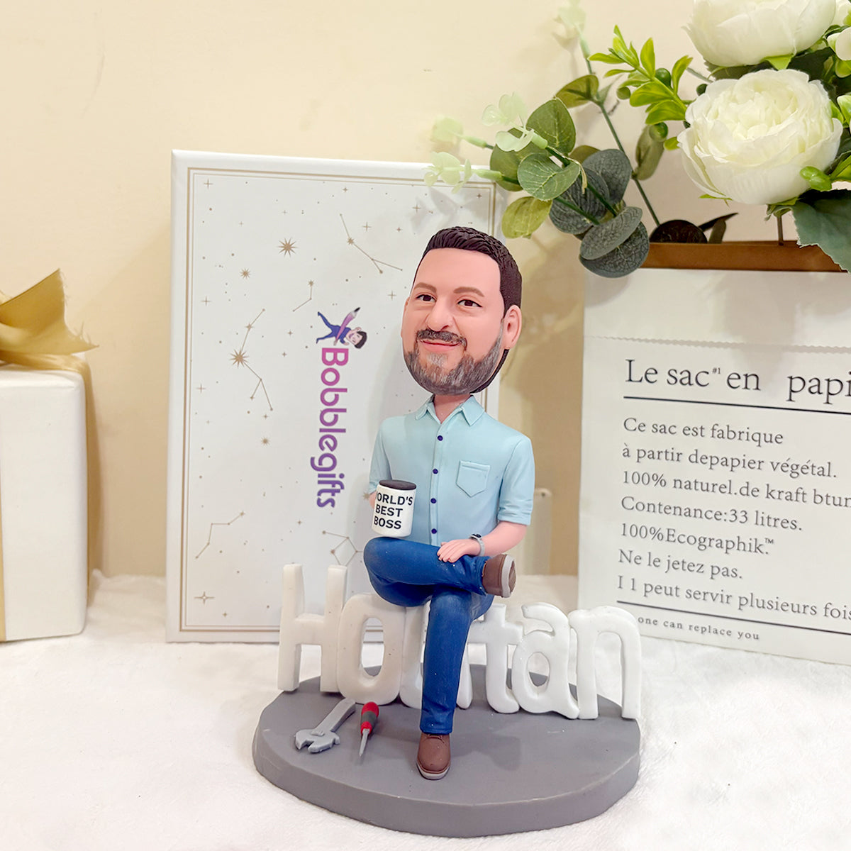 Gepersonaliseerde bobblehead met mok "World's Best Boss"