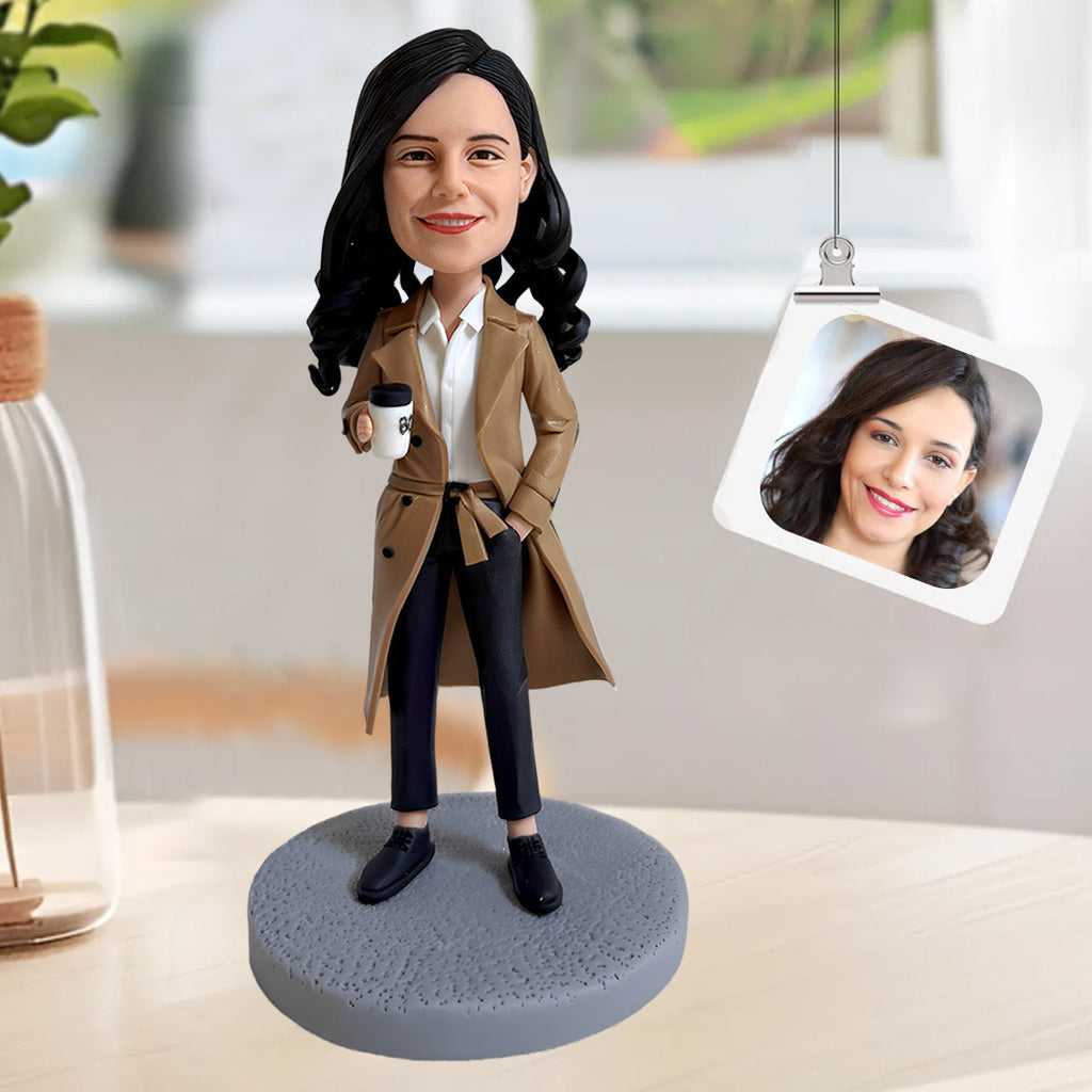 Aangepaste bobblehead voor vrouwen - Werkstijl met koffiemok