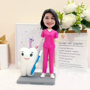 Gepersonaliseerde tandartsfiguur met tand